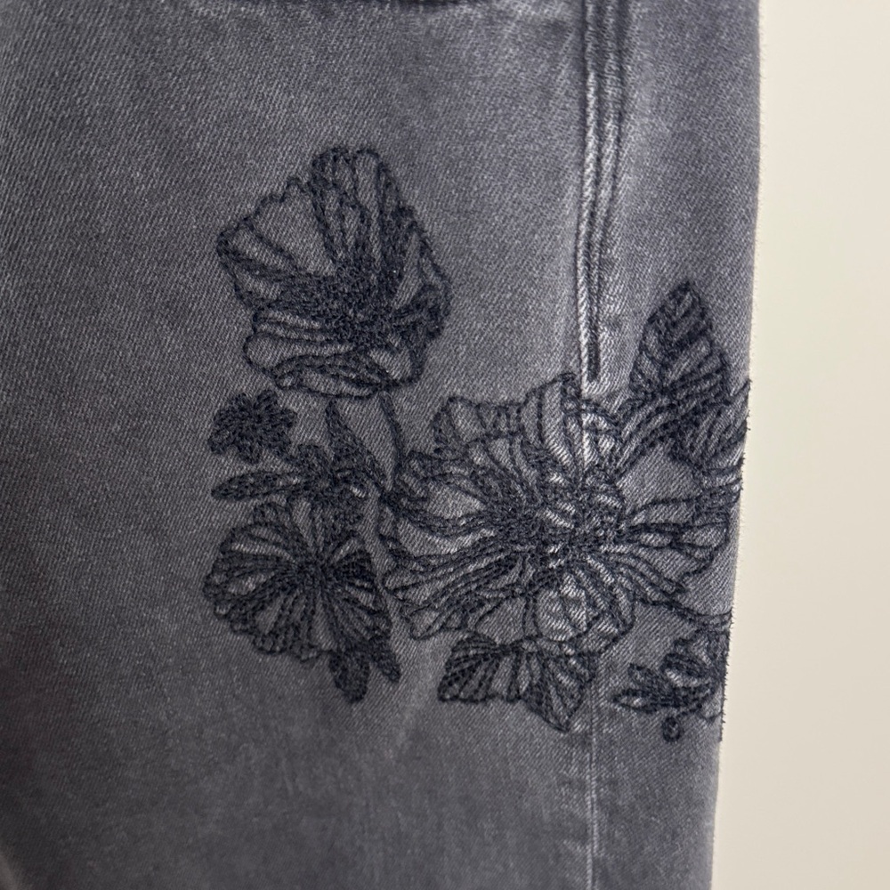 American Eagle Outfitters Charcoal Jeans with Black Floral Pattern - Picture 3 of 12